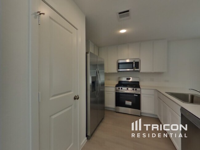 Building Photo - 3072 Dawn Sound Dr