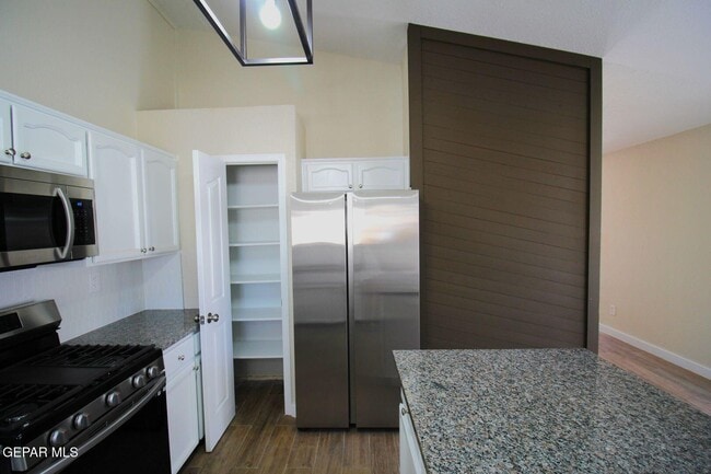 Building Photo - 4517 Loma Canada Ct