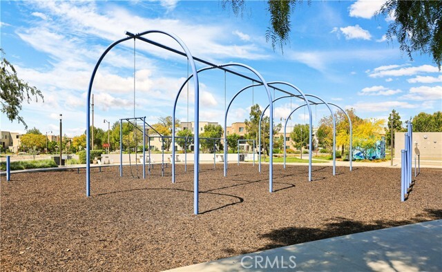 Building Photo - 166 Novel