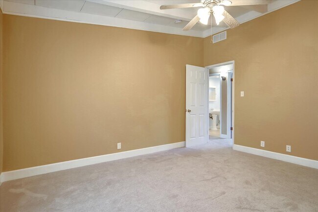 Building Photo - 10082 Endfield Way