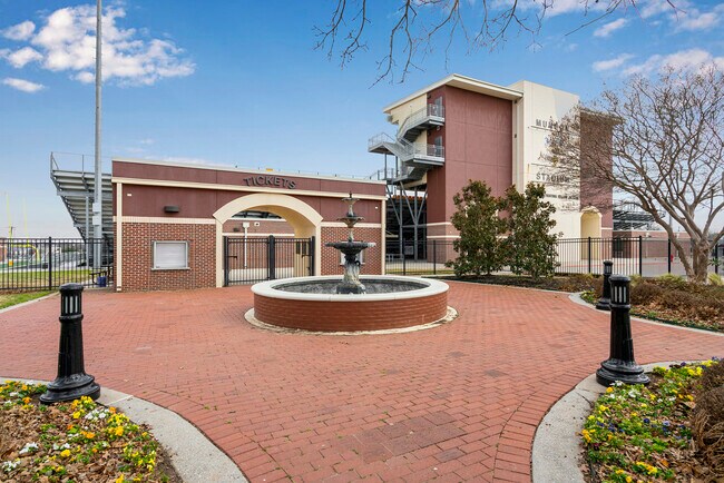 Building Photo - 1521 S Rusk Ave