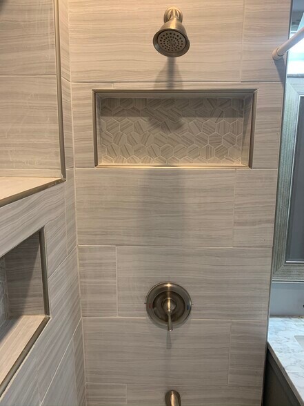 Bathroom - 2309 S Leavitt St