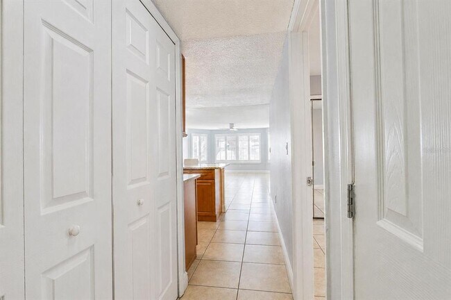 Building Photo - 2739 N Poinciana Blvd