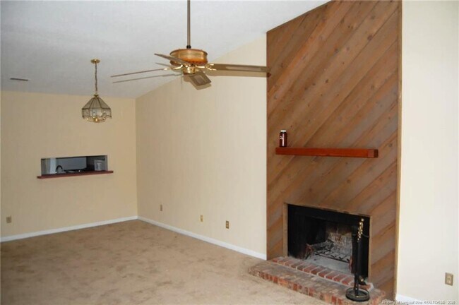 Building Photo - 122 Mallard Cove