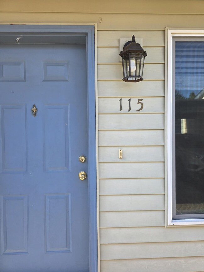 Building Photo - 4792 Lancaster Dr NE