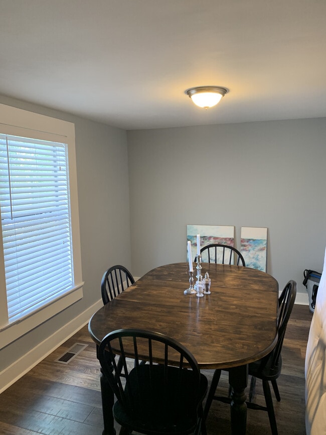 Building Photo - 1705 5th Ave