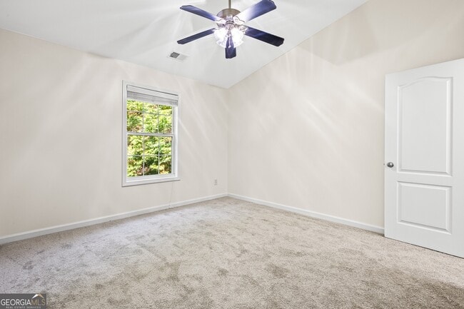 Building Photo - 558 Woodland Park Terrace