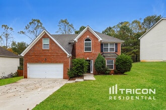 Building Photo - 11051 Southwood Dr