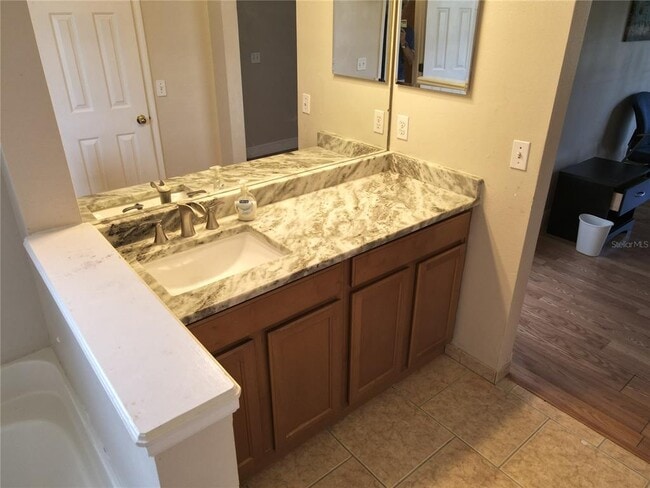Building Photo - 1717 Burnham Ct