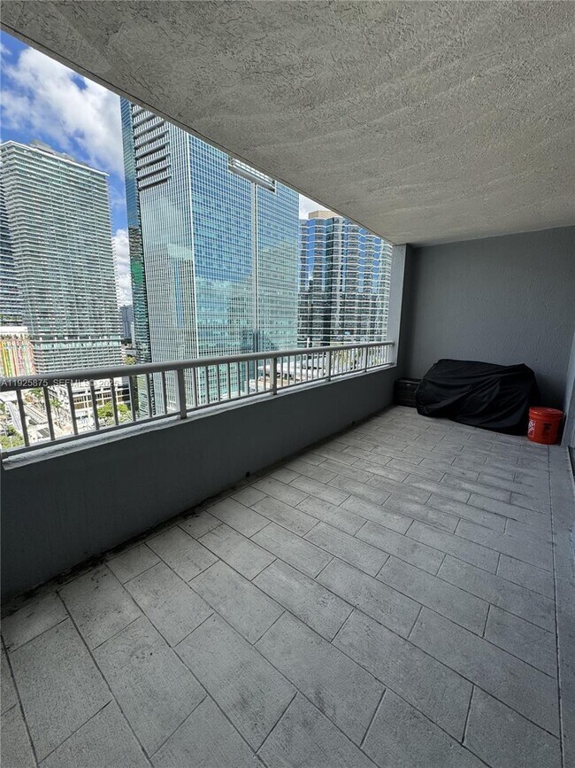 Building Photo - 170 SE 14th St