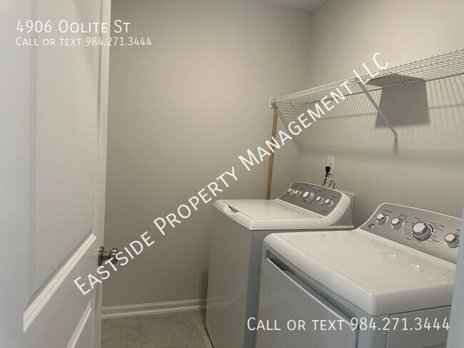 Building Photo - 4906 Oolite St