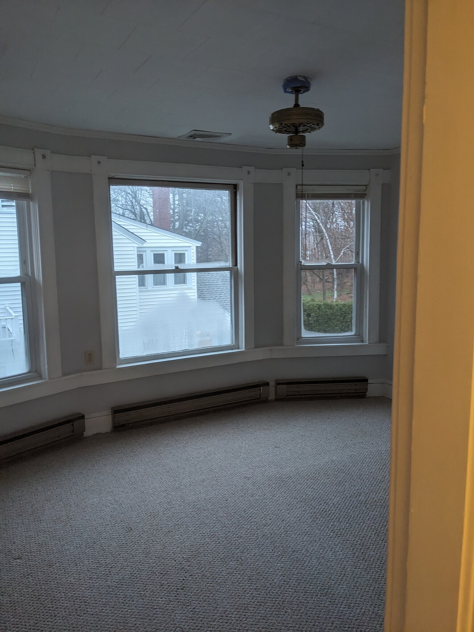 Building Photo - 701 Main St