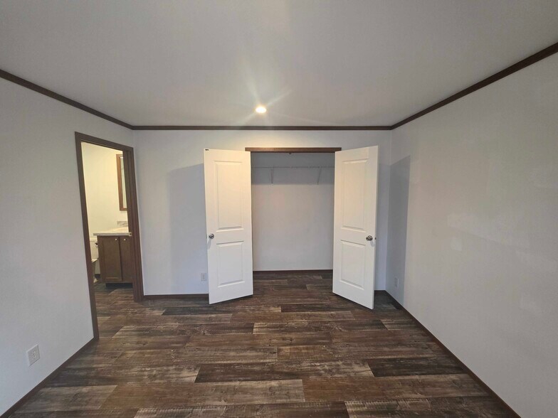 Building Photo - 73 Meggan Dr