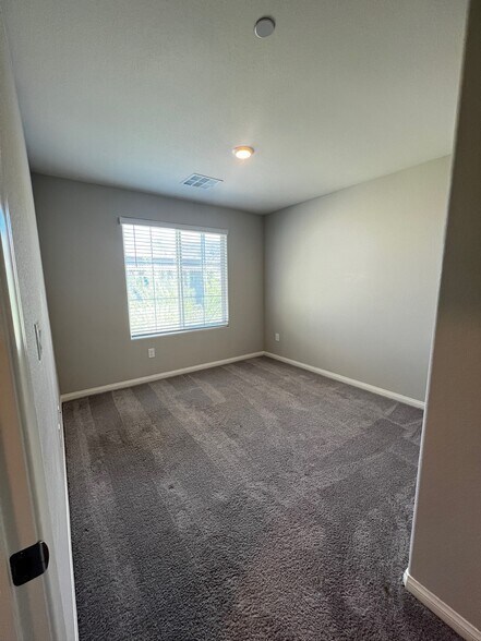 Building Photo - 10724 Wild Parsley Ave