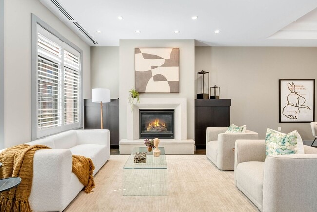 Building Photo - LUX 2BD, 2.5BA Brownstone in Cherry Creek ...