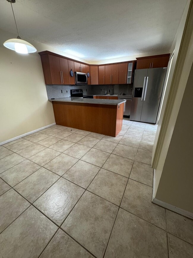 Building Photo - 730 NW 98th Cir