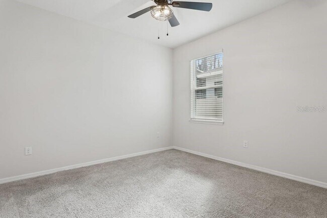 Building Photo - 32959 Sand Creek Dr