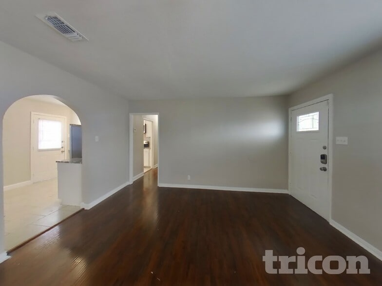 Building Photo - 423 Byrnes Dr