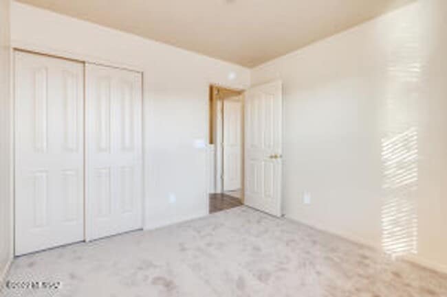 Building Photo - Well maintained 2-story, 4 bedroom and 2.5...