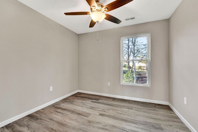 Building Photo - Charming 4 Bedroom Haven in Laurens
