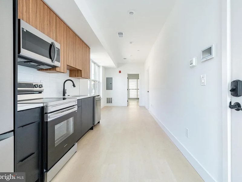 Building Photo - 1649 N 6th St