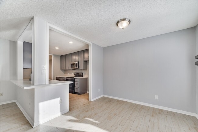 Building Photo - 14228 Misty Meadow Ln