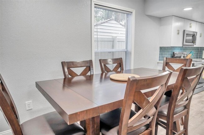 Building Photo - 3720 3rd Ave N