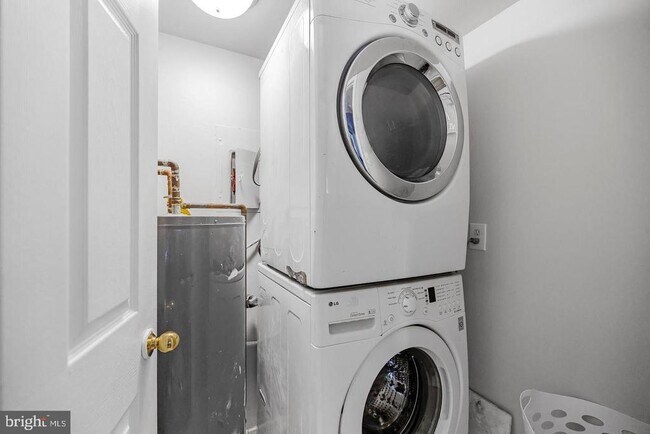 Building Photo - 3808 Laramie Pl