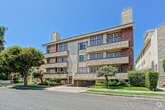 Building Photo - NICELY REMODELED, 2BR2.5BA, 1700 SQ FT CON...