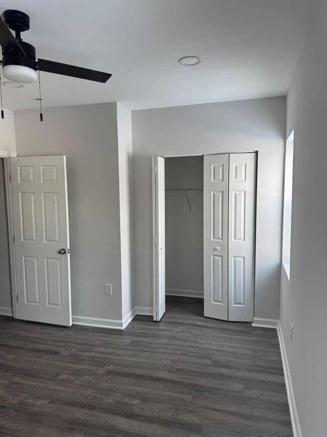 Building Photo - Beautifully fully renovated home now available for rent