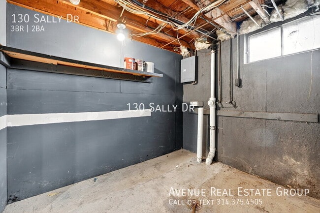 Building Photo - 130 Sally Dr