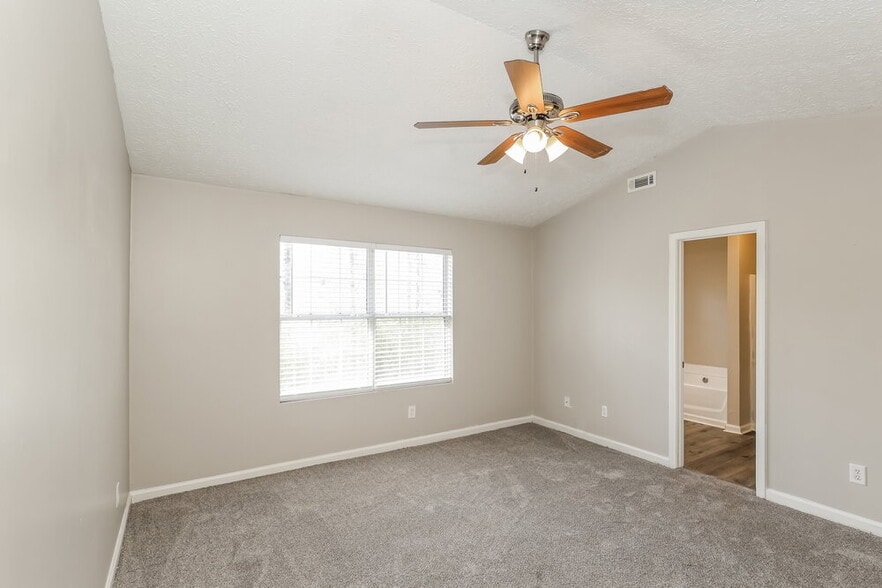 Building Photo - 39 Fairview Dr