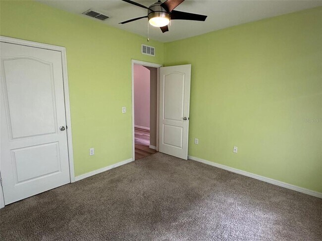 Building Photo - 521 White Coral Ln