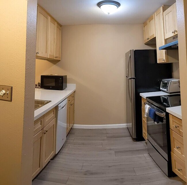 Building Photo - 9416 1st Ave NE