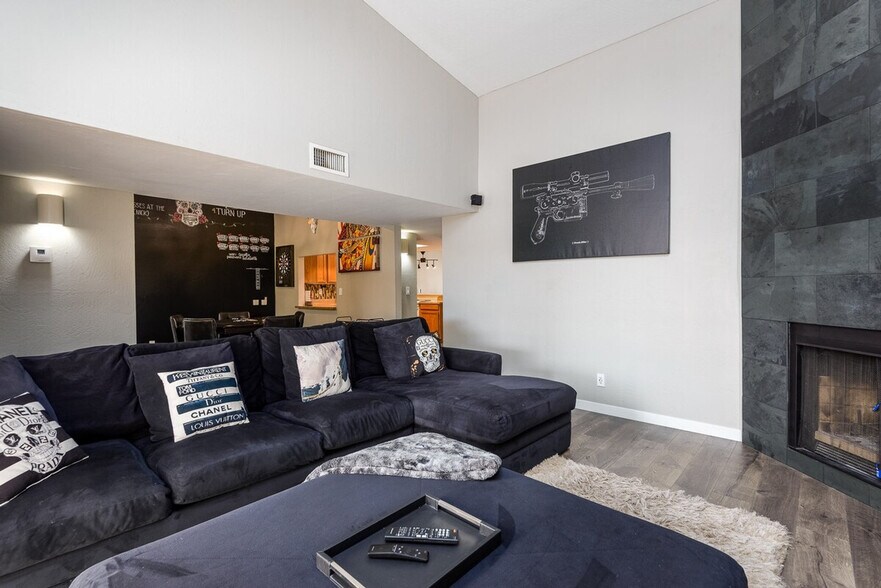 Building Photo - 2041 N 87th Way