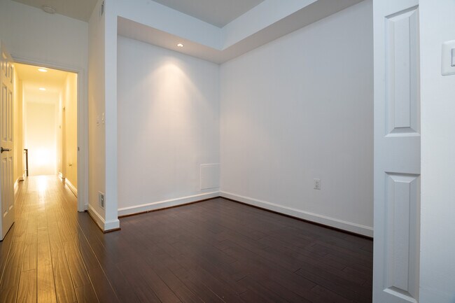 Building Photo - 1614 15th St NW