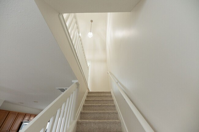 Building Photo - 306 Snowy Owl Ct