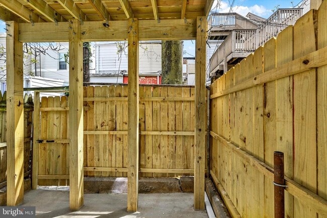 Building Photo - 1705 Olive St
