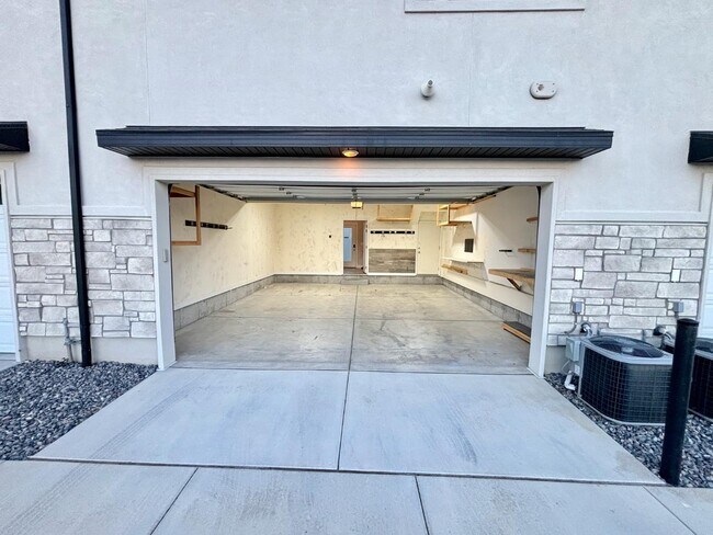 Building Photo - 374 S Willow Leaf Rd