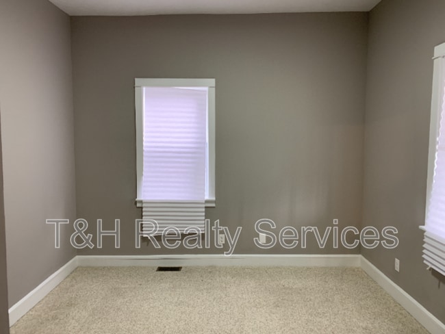 Building Photo - 234 N Addison St