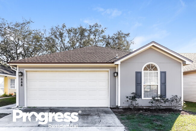 Primary Photo - 888 Majestic Cypress Dr N