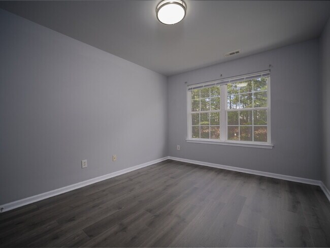 Building Photo - 1030 Boxelder Ln