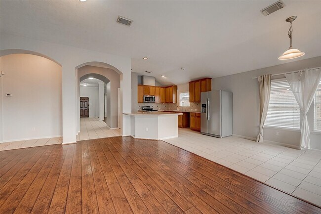 Building Photo - 1807 Hidden Breeze Dr