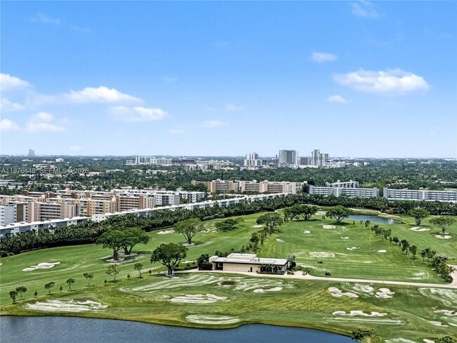 Building Photo - 1755 E Hallandale Beach Blvd