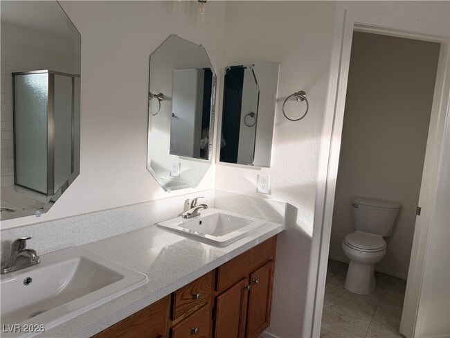 Building Photo - 1825 Sierra Oaks Ln