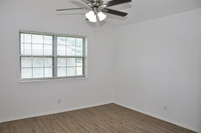 Building Photo - 15606 Tacon Ln
