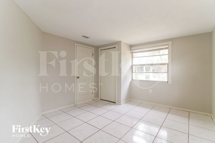 Building Photo - 7240 Rosarian Dr