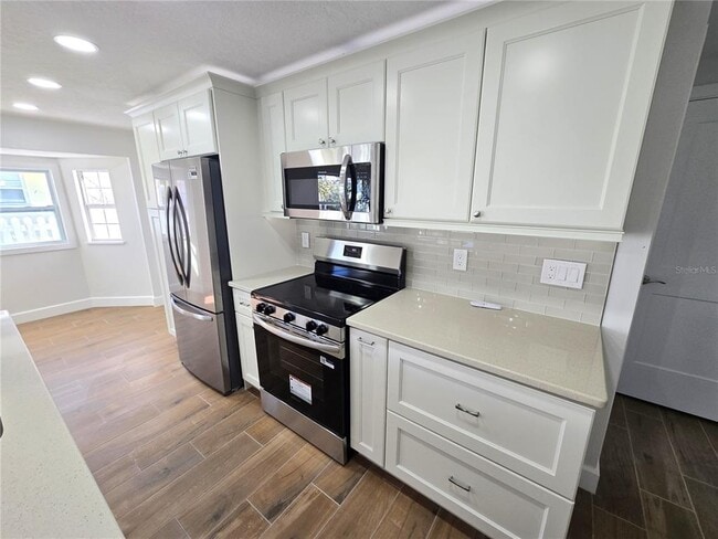 Building Photo - 5702 Carissa St