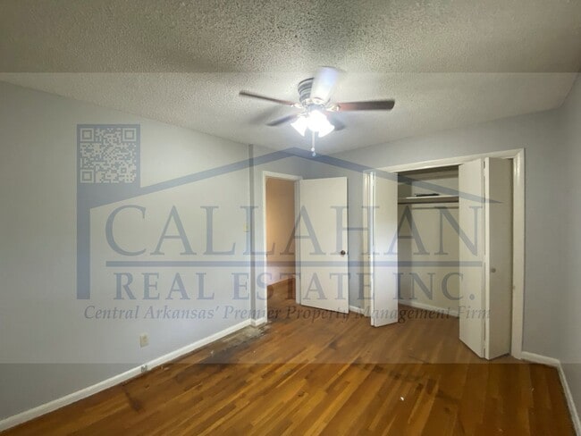 Building Photo - Duplex in NLR-Free Rent