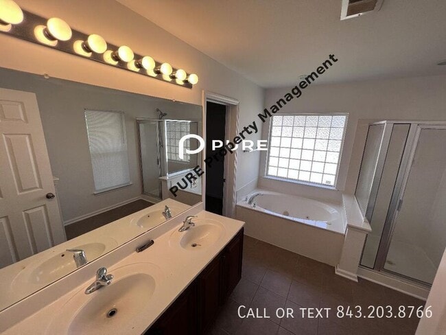 Building Photo - 153 Avonshire Dr